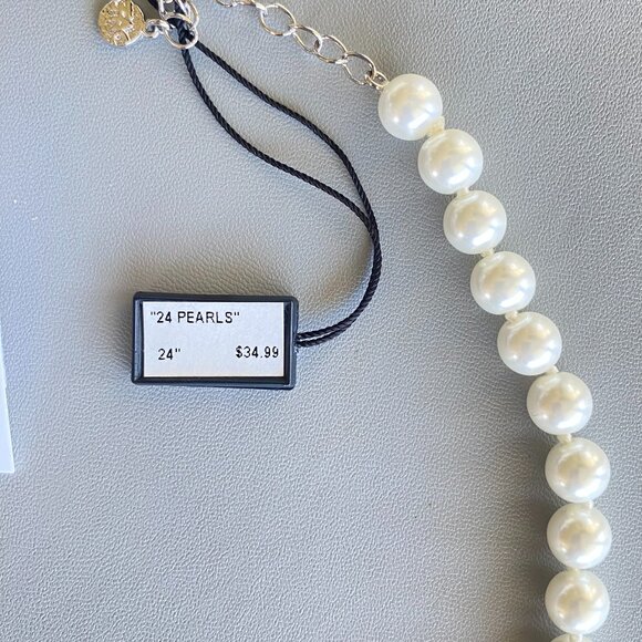 FAC White Faux Pearl Necklace Bracelet & Earrings Set - Picture 8 of 9